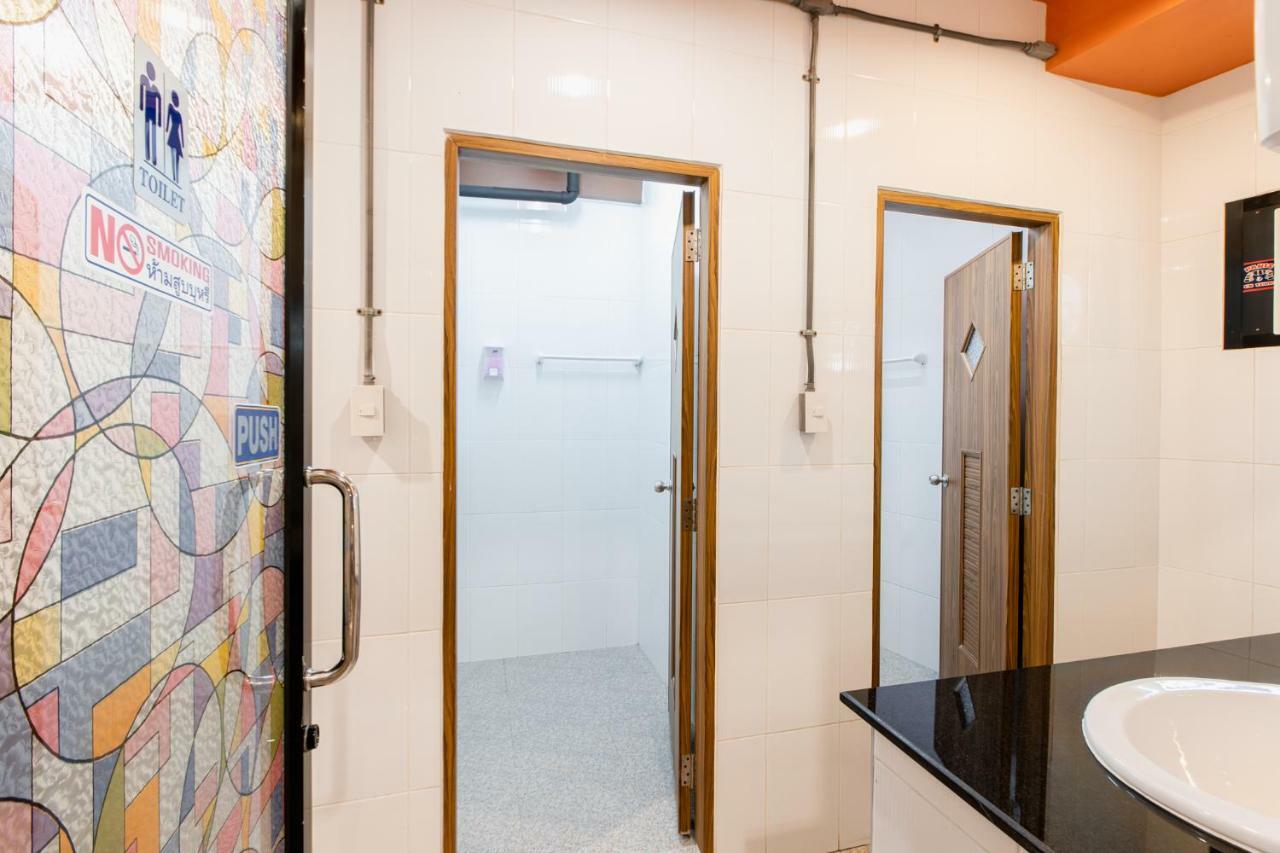 The Alley Hostel&Bistro بانكوك المظهر الخارجي الصورة